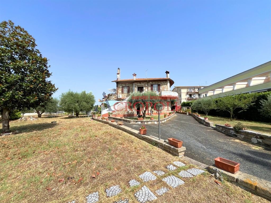 Villa in Giustiniana - La Storta - Olgiata, Rome, Lazio 2 - 18511178