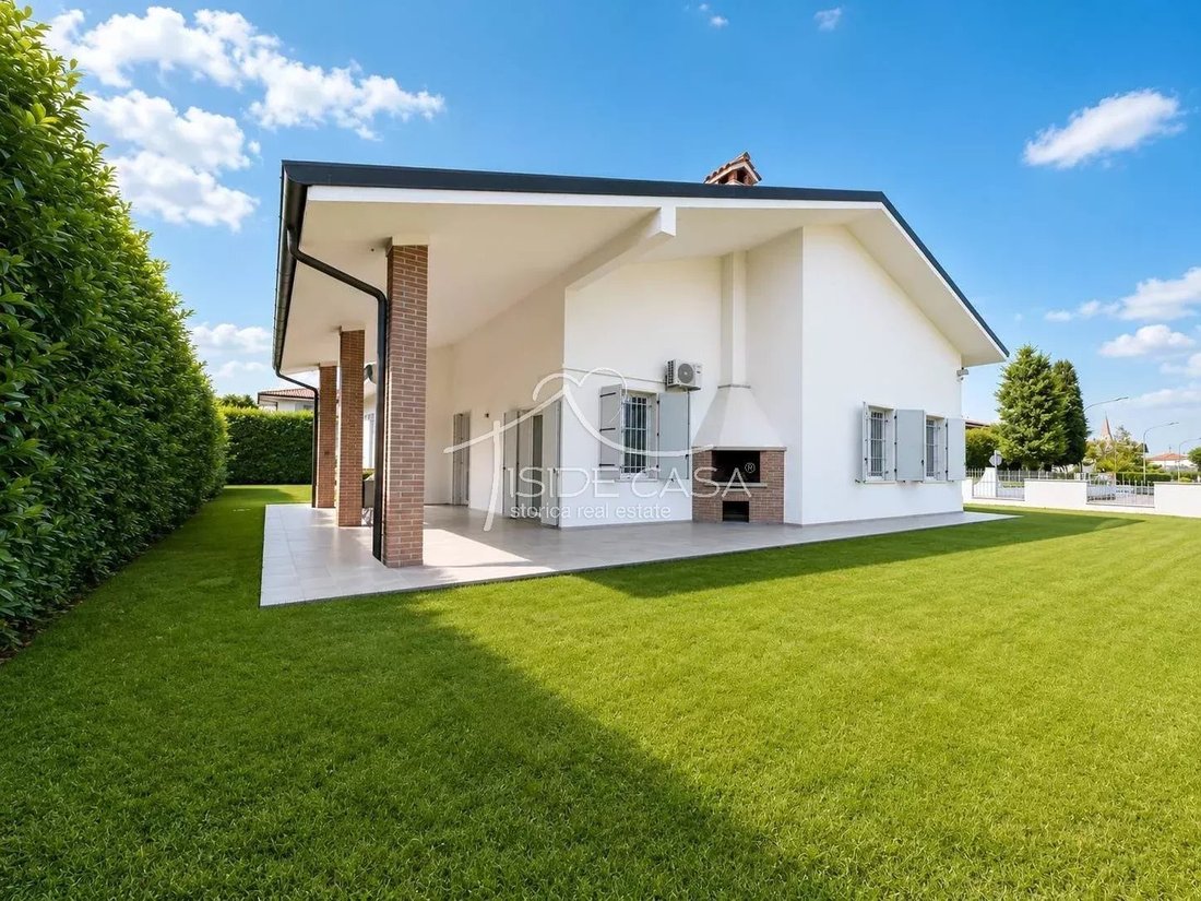 Villa in Curtatone, Lombardy, Italy 1 - 18513008