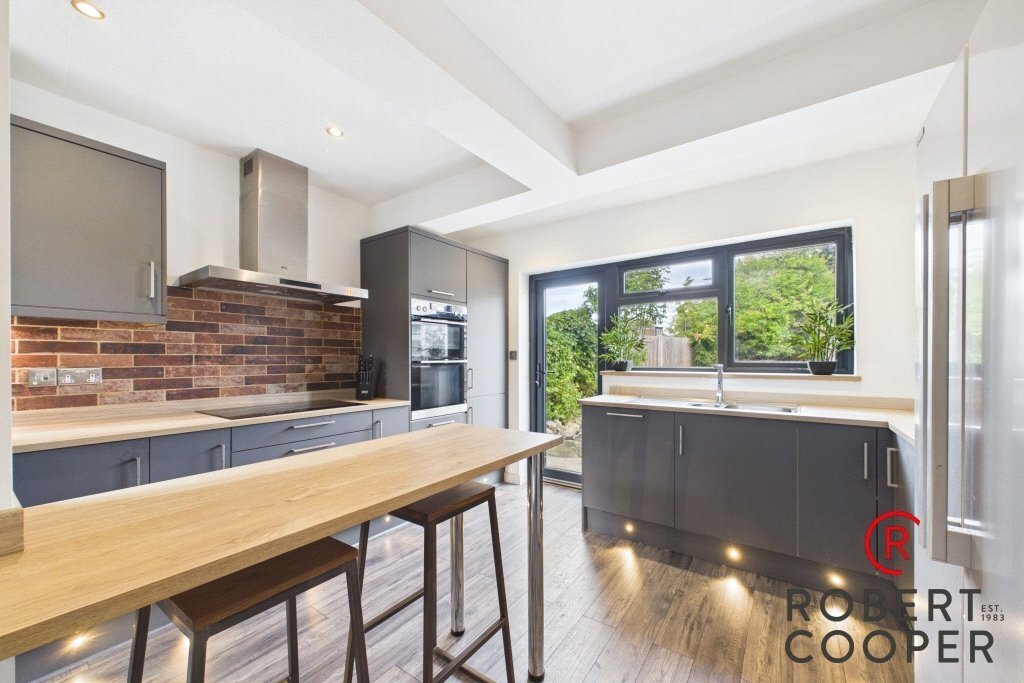 Bungalow in South Ruislip, Hillingdon, England 1 - 18510765