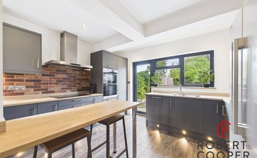 Bungalow in South Ruislip, Hillingdon, England 1