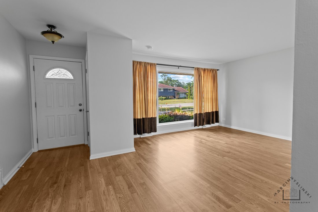 House in Des Plaines, Illinois, United States 3 - 18512049