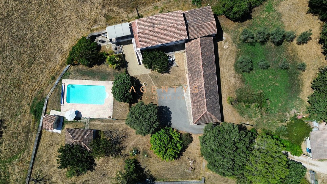 Country House in Saint-Chamas, Provence-Alpes-Côte d'Azur, France 1 - 18514664