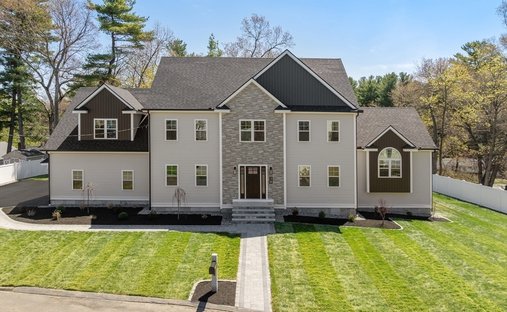 House in Burlington, Massachusetts, United States 1