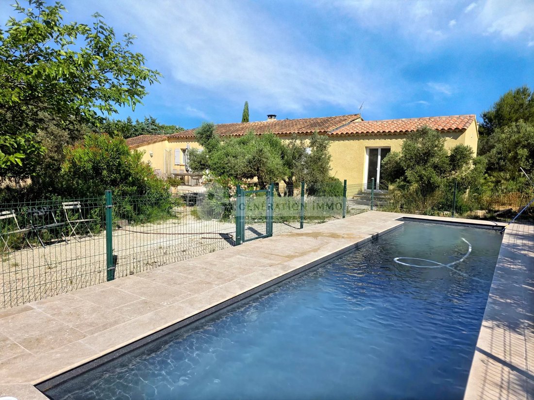 Villa in Arles, Provence-Alpes-Côte d'Azur, France 1 - 18509790