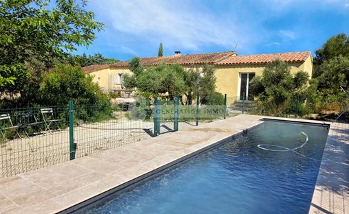 Villa in Arles, Provence-Alpes-Côte d'Azur, France 1