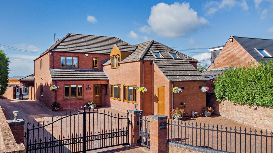 House in Littleworth, Wychavon, England 4 - 16202713