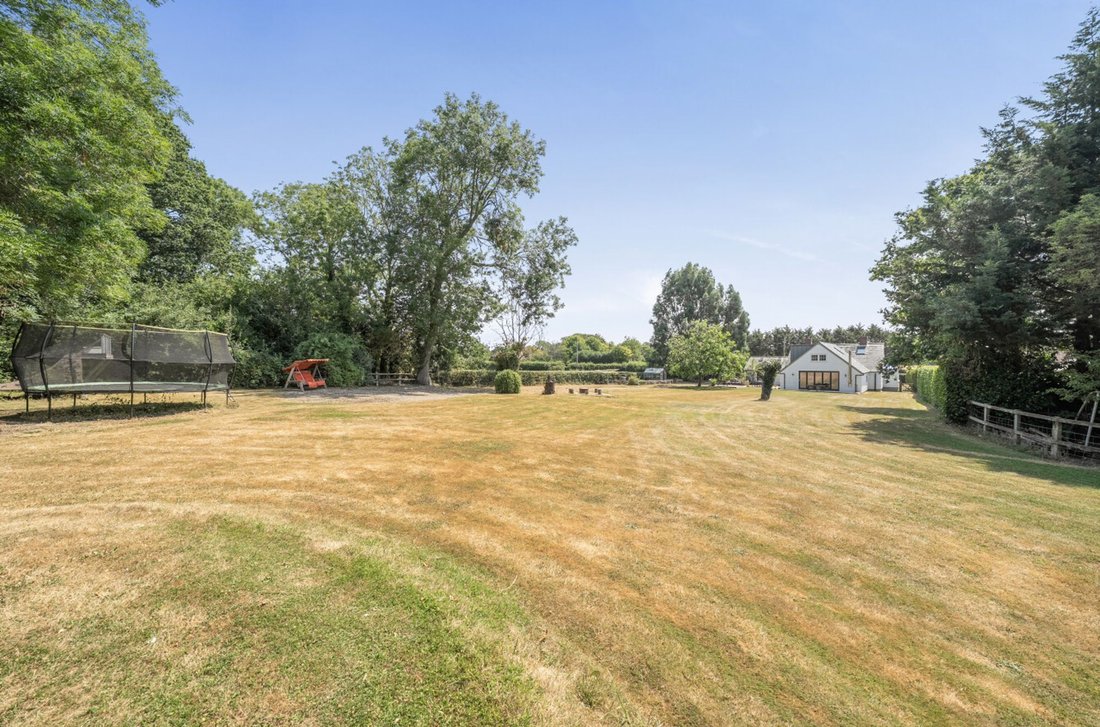 House in Okehurst, Billingshurst, England 4 - 18510974