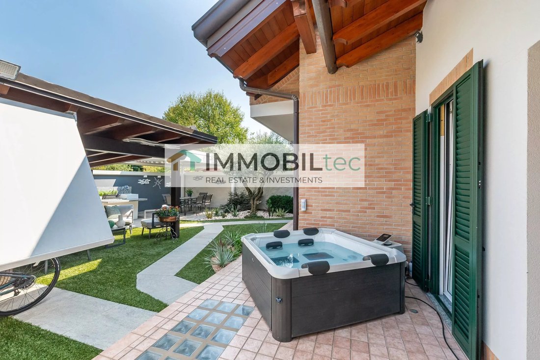 Villa in Misinto, Lombardy, Italy 1 - 18510025