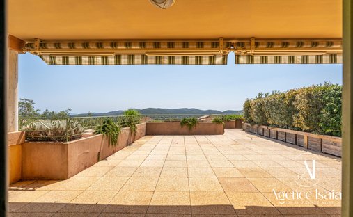 Apartment in Nord Est, Bormes-les-Mimosas, France 1