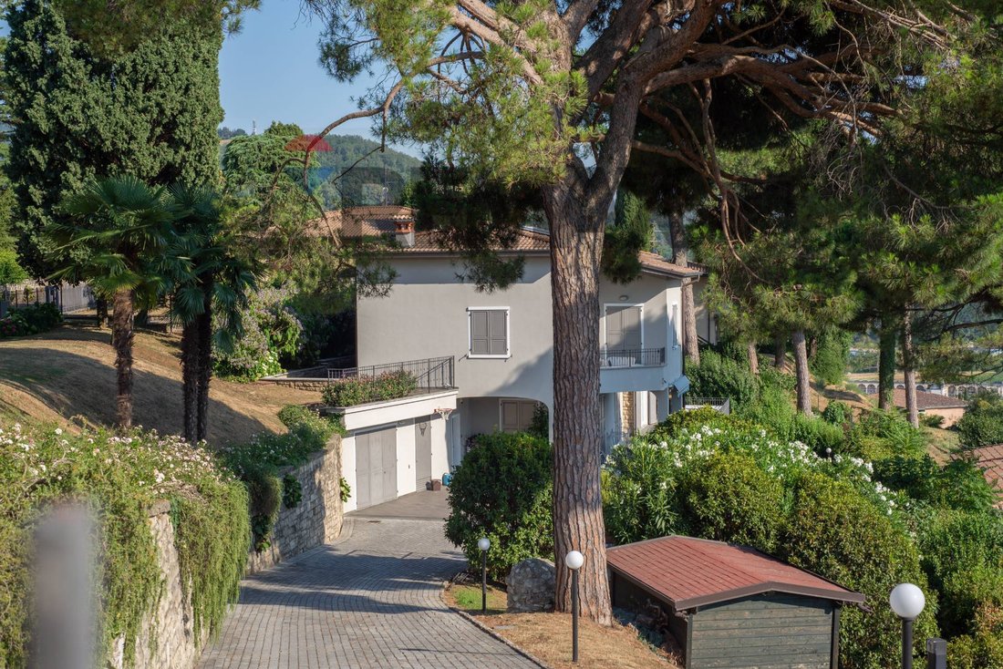 Villa in Credaro, Lombardy, Italy 2 - 18514344