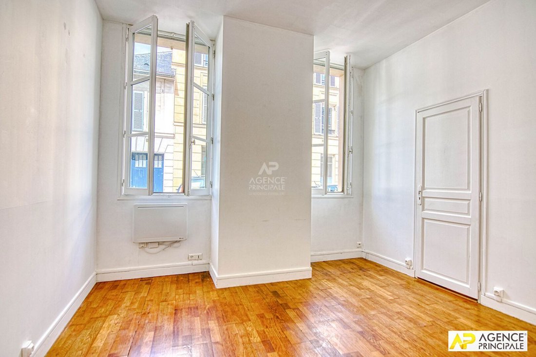 Apartment in Domaine National du Château, Versailles, France 4 - 18511711