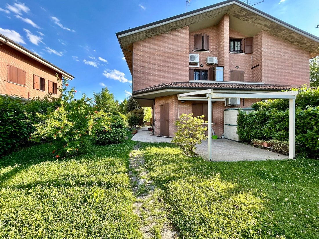 Villa in San Lazzaro, Emilia-Romagna, Italy 1 - 18192698