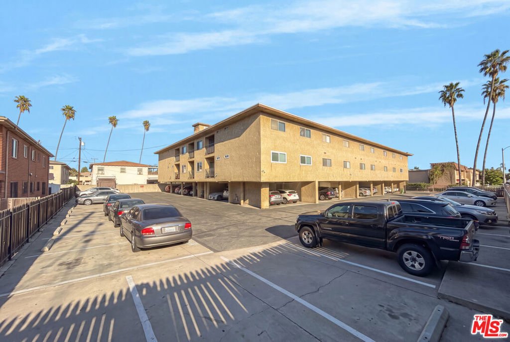 Alhambra, California, United States 3 - 18511085