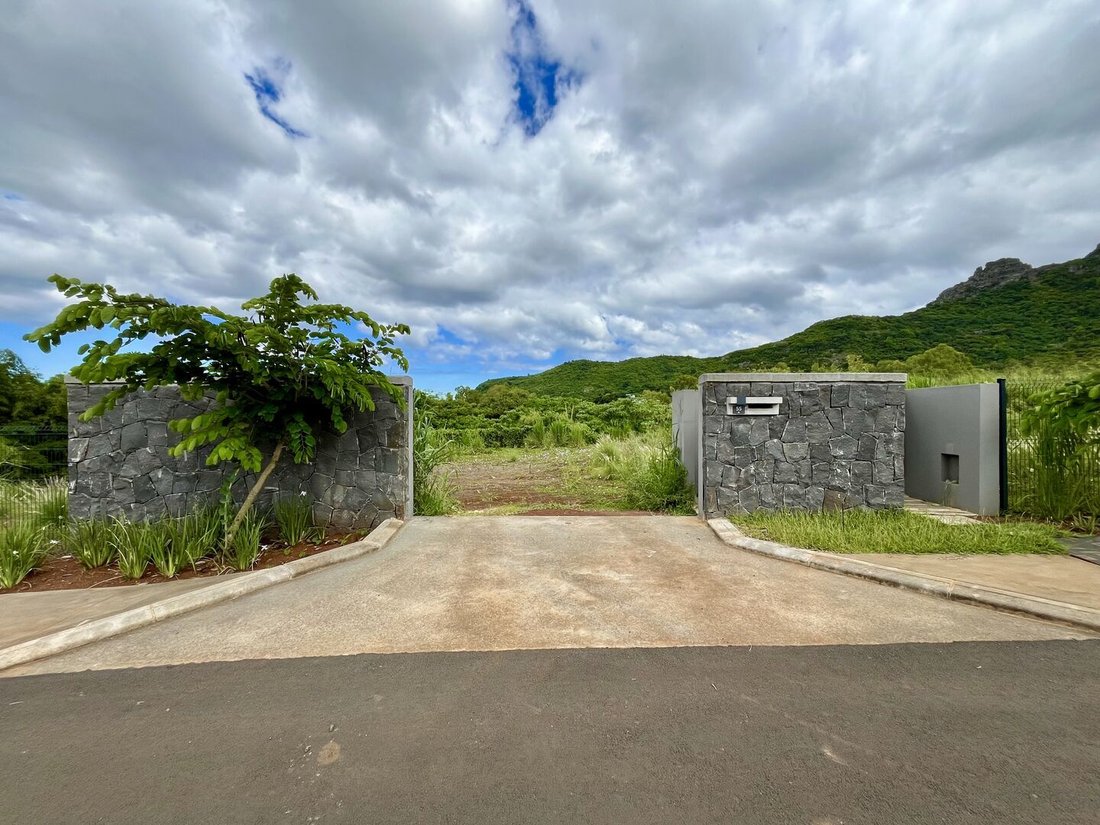 Land in Moka, Moka District, Mauritius 1 - 18509378