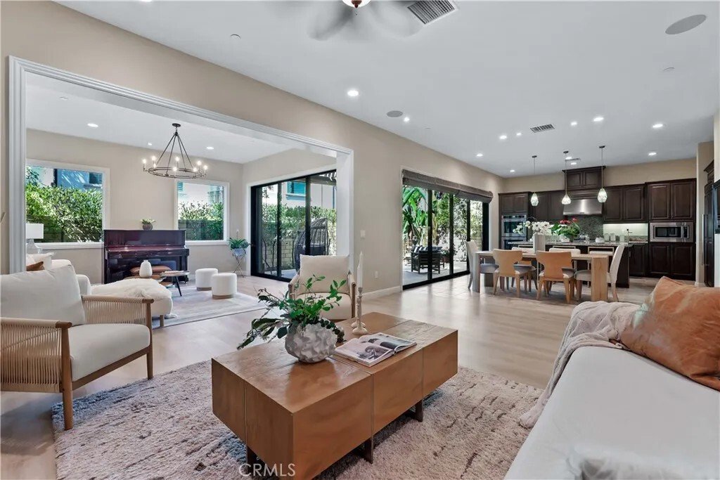 House in Lake Forest, California, United States 1 - 18370121