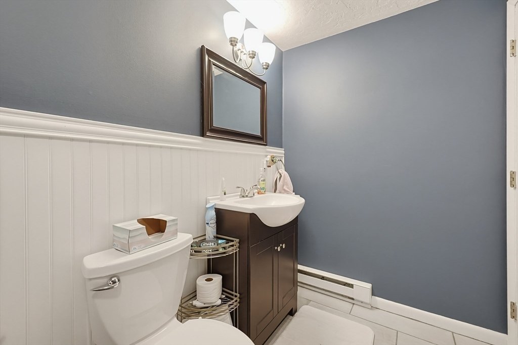 Plainville, Massachusetts, United States 5 - 18510426