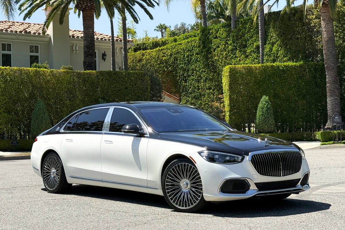 Sedan in West Hollywood, CA, United States 3 - 18508133