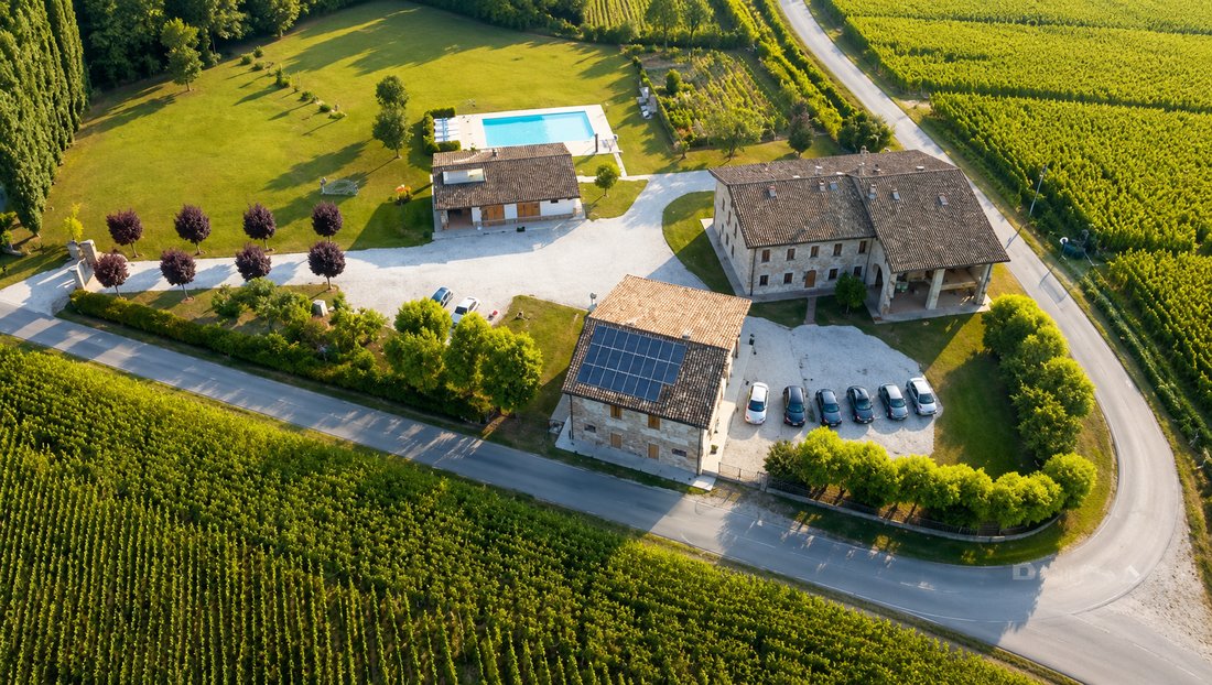 Estate in Ceresara, Lombardy, Italy 1 - 18509585