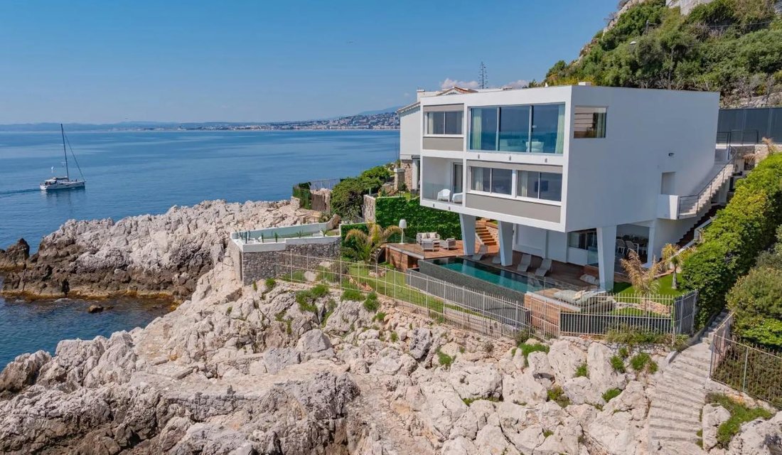 Villa in Mont Boron, Nice, Provence-Alpes-Côte d'Azur 1 - 18510448