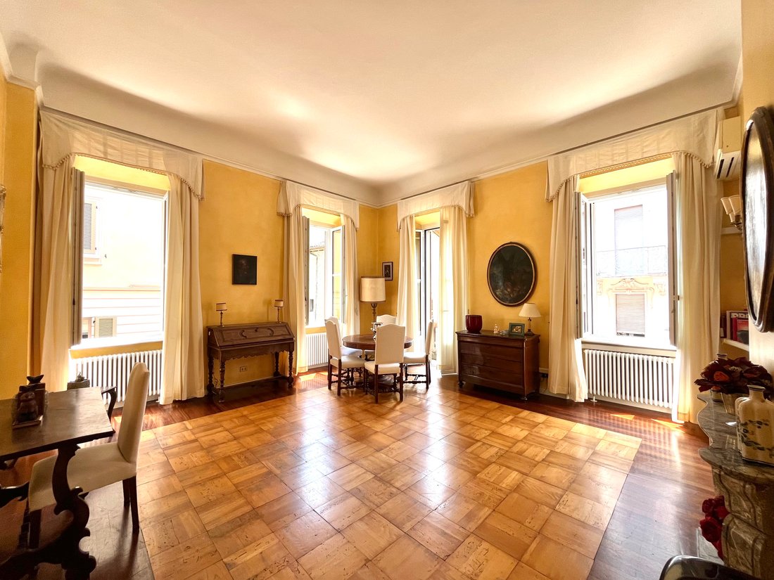 Apartment in Historic Center, Como, Lombardy 1 - 18516672