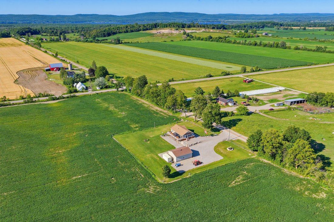 Farm Ranch in Whitewater Region, Ontario, Canada 3 - 18517227