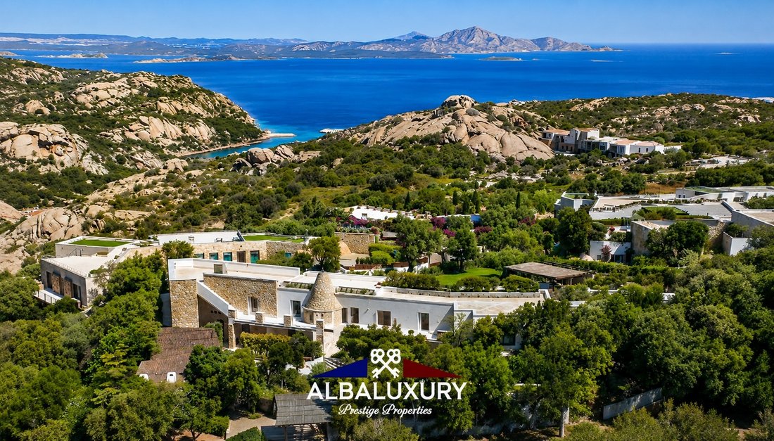 Villa in Marina di Porto Cervo, Porto Cervo, Italy 1 - 15895847