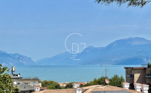 Penthouse in Desenzano Centro, Desenzano del Garda, Lombardy 1