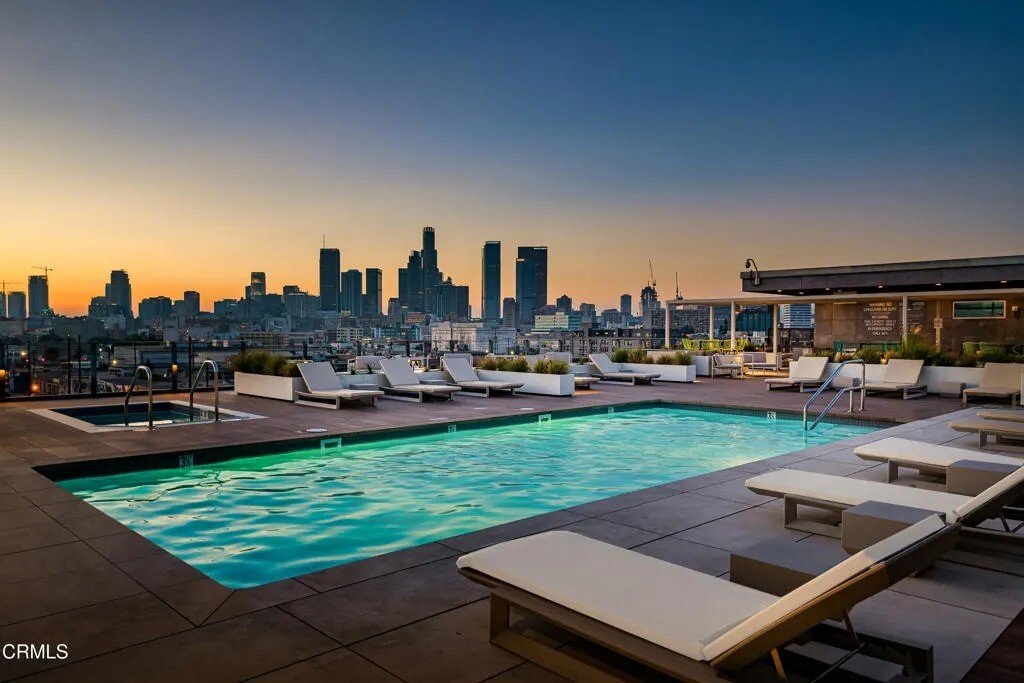 Condo in Los Angeles, California, United States 1 - 18520286