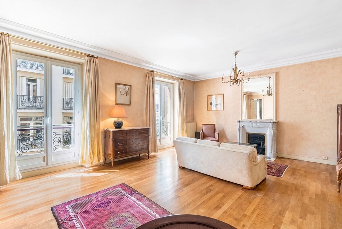 Apartment in La Fourche-Guy Môquet, Paris 17e Arrondissement, Paris 2 - 18517947