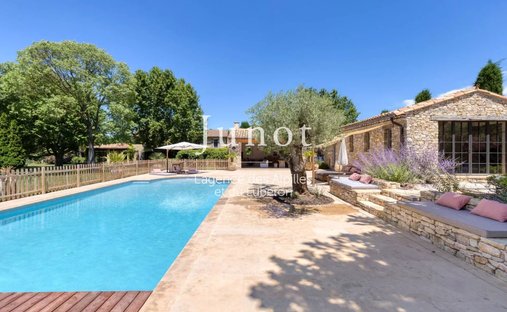 Country House in Saint-Rémy-de-Provence, Provence-Alpes-Côte d'Azur, France 1