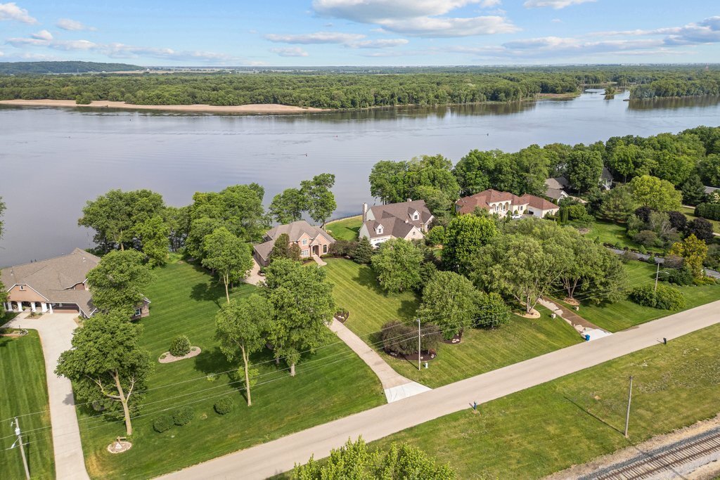 House in Cordova, Illinois, United States 4 - 18518622