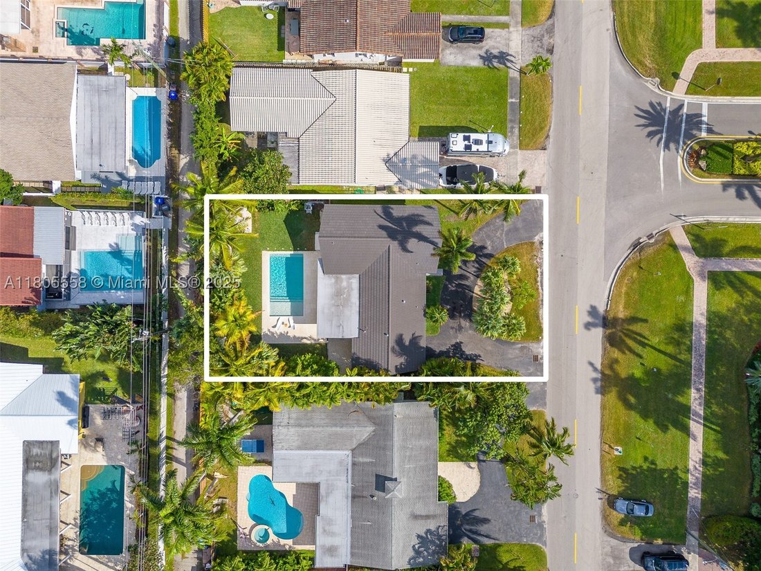House in Hollywood, Florida, United States 1 - 16640196