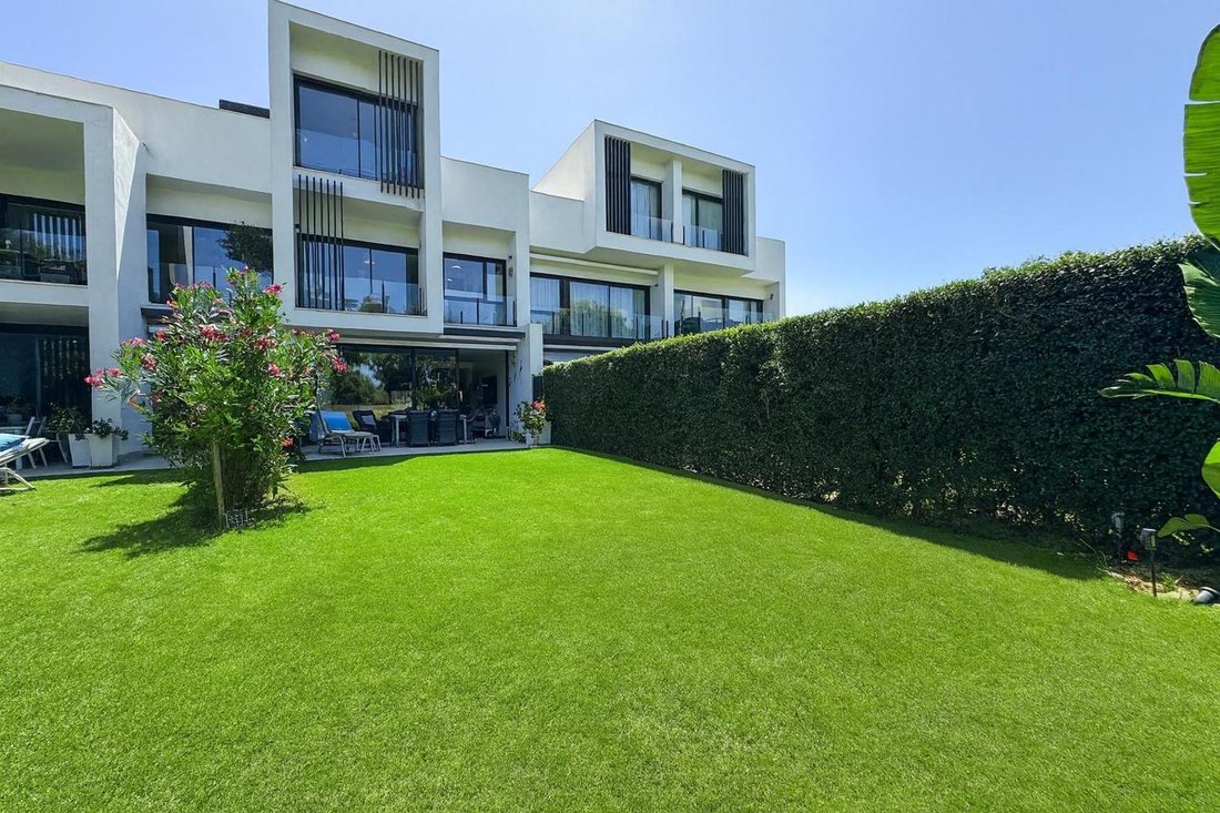 Townhouse in Sotogrande, San Roque, Andalusia 1 - 18518890
