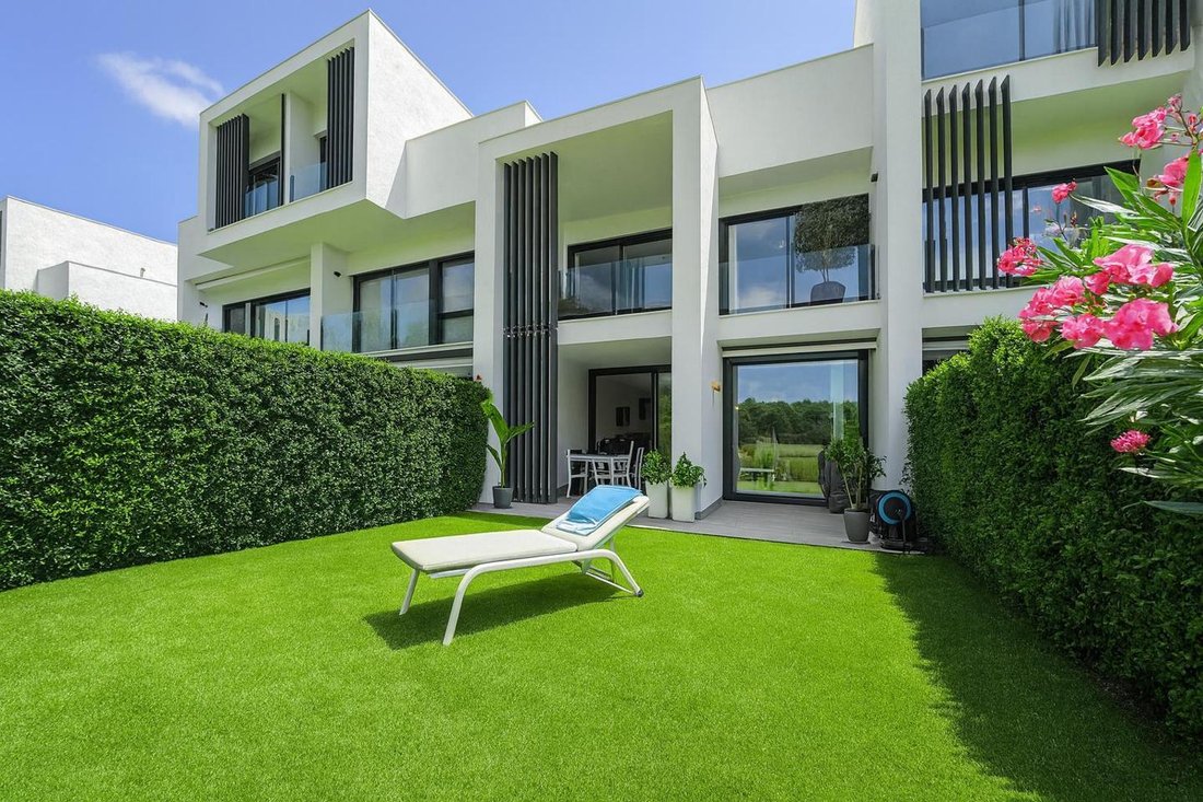 Townhouse in Sotogrande, San Roque, Andalusia 1 - 18518877