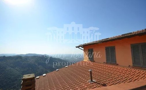 House in Capezzano Monte, Tuscany, Italy 1
