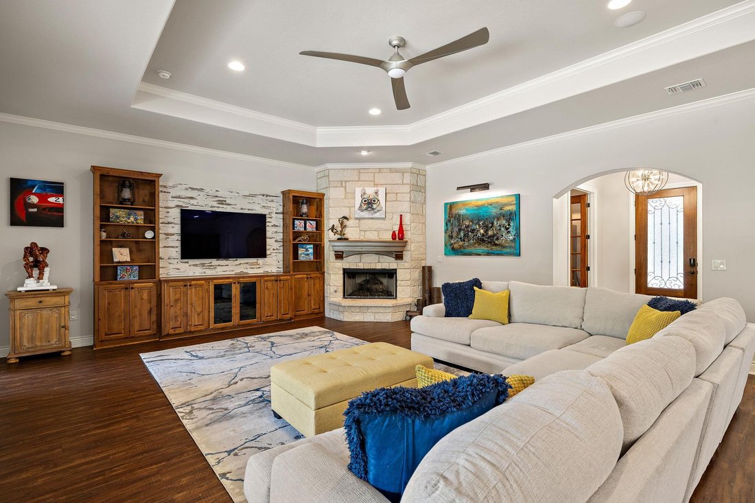 House in Georgetown, Texas, United States 3 - 18518709