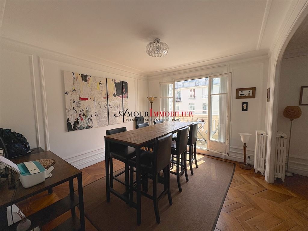 Apartment in La Fourche-Guy Môquet, Paris 17e Arrondissement, Paris 2 - 18517443
