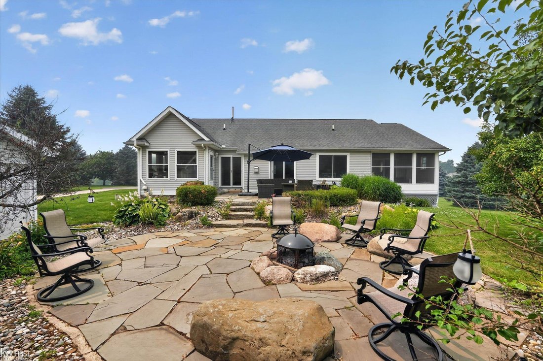 House in Howell, Michigan, United States 4 - 18517367