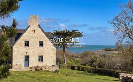 Villa in Plougrescant, Brittany, France 1