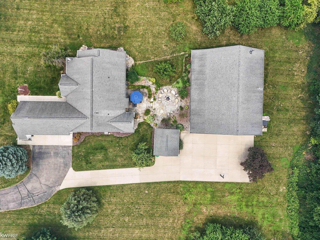House in Howell, Michigan, United States 3 - 18517367