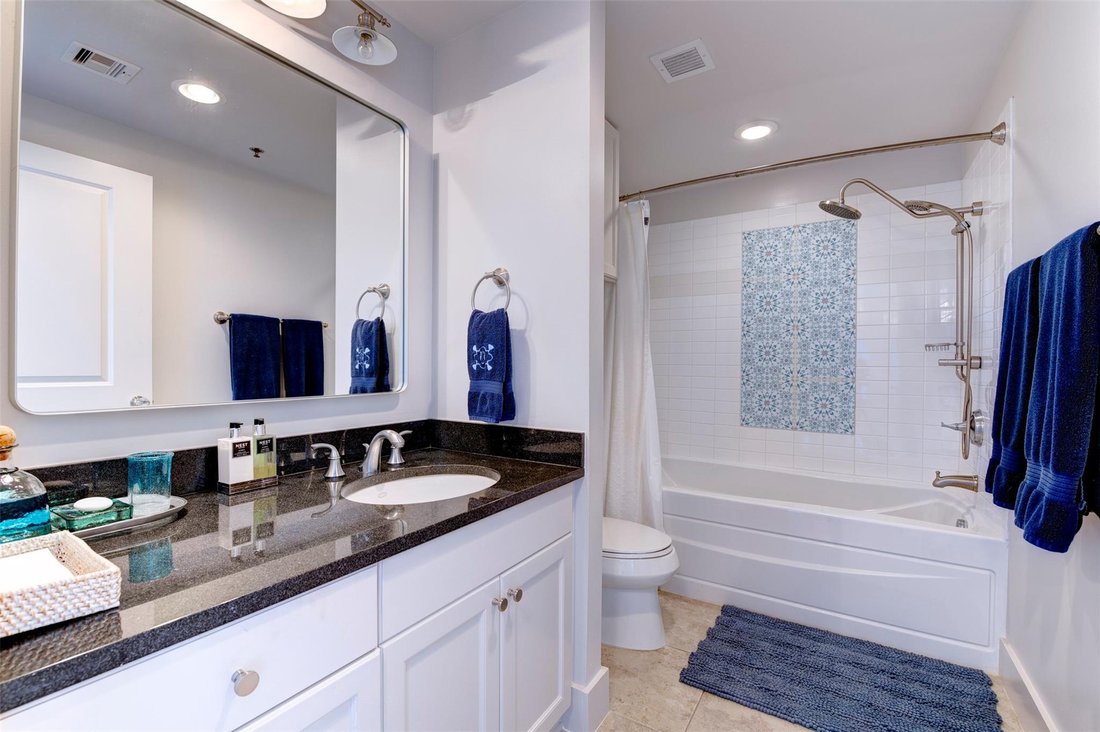Condo in Galveston, Texas, United States 5 - 18517555