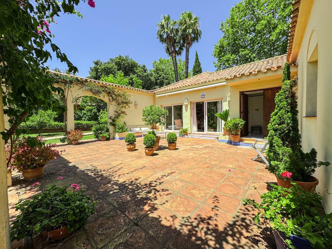Villa in Sotogrande, San Roque, Andalusia 1 - 18518905