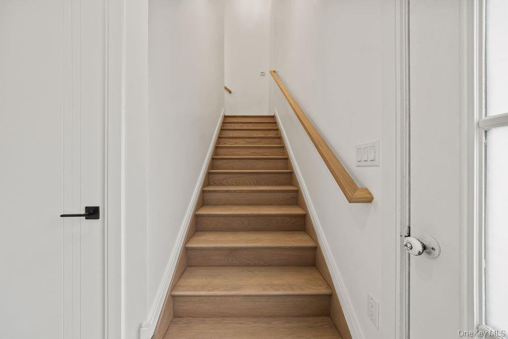 Condo in Spring Valley, New York, United States 5 - 18520166