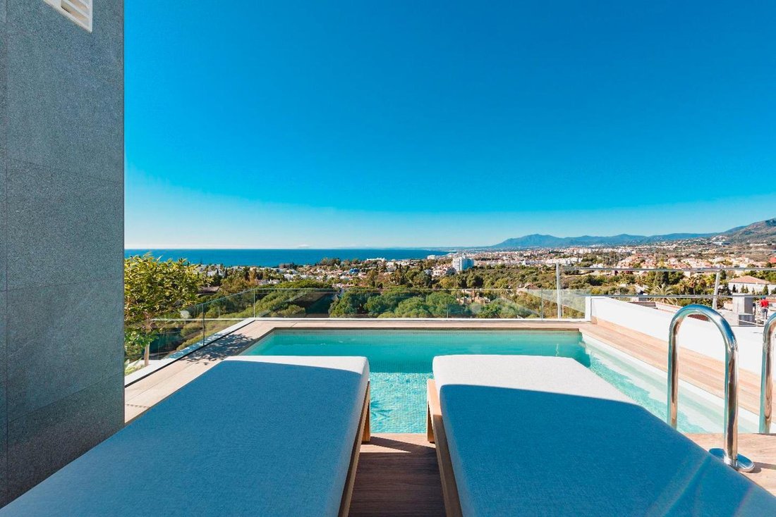House in Rio Real, Marbella, Andalusia 1 - 18518953