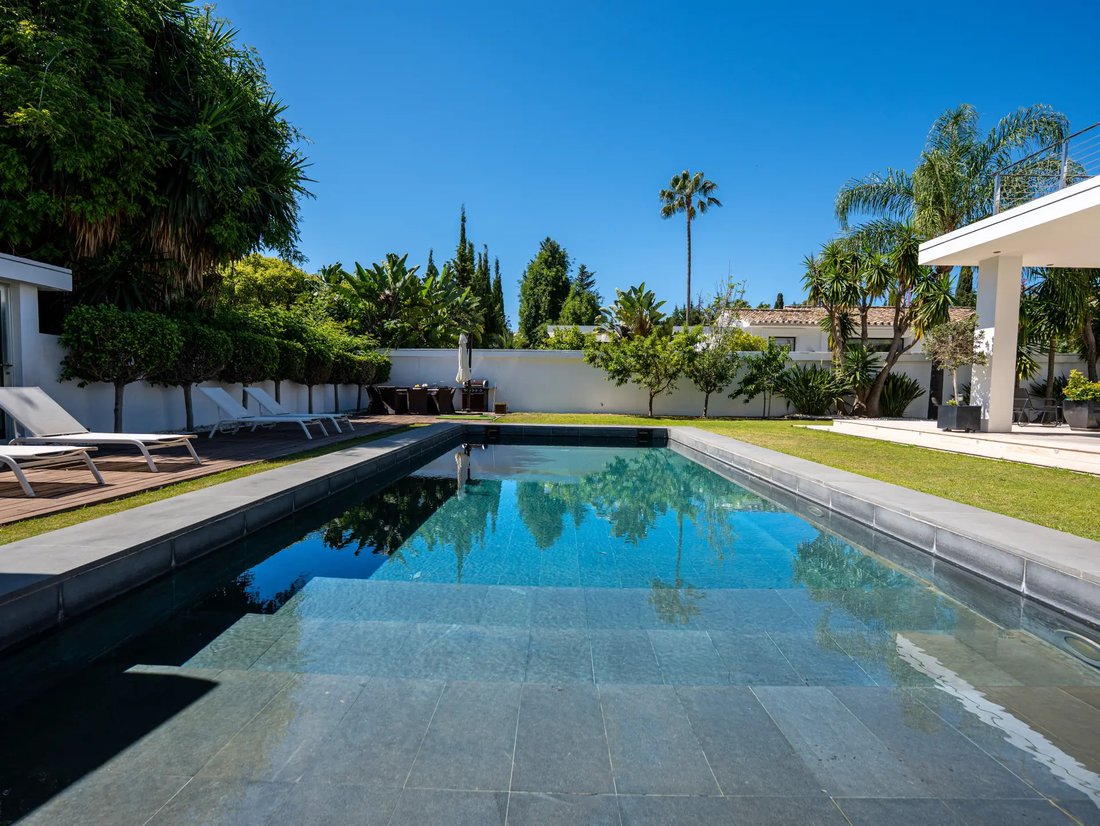 Villa in Puerto Banus, Marbella, Spain 3 - 18518599