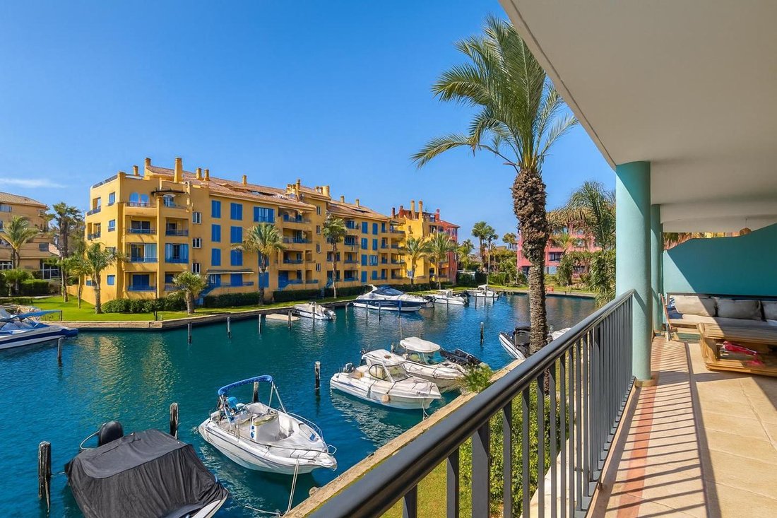 Apartment in Sotogrande, San Roque, Andalusia 1 - 18518851
