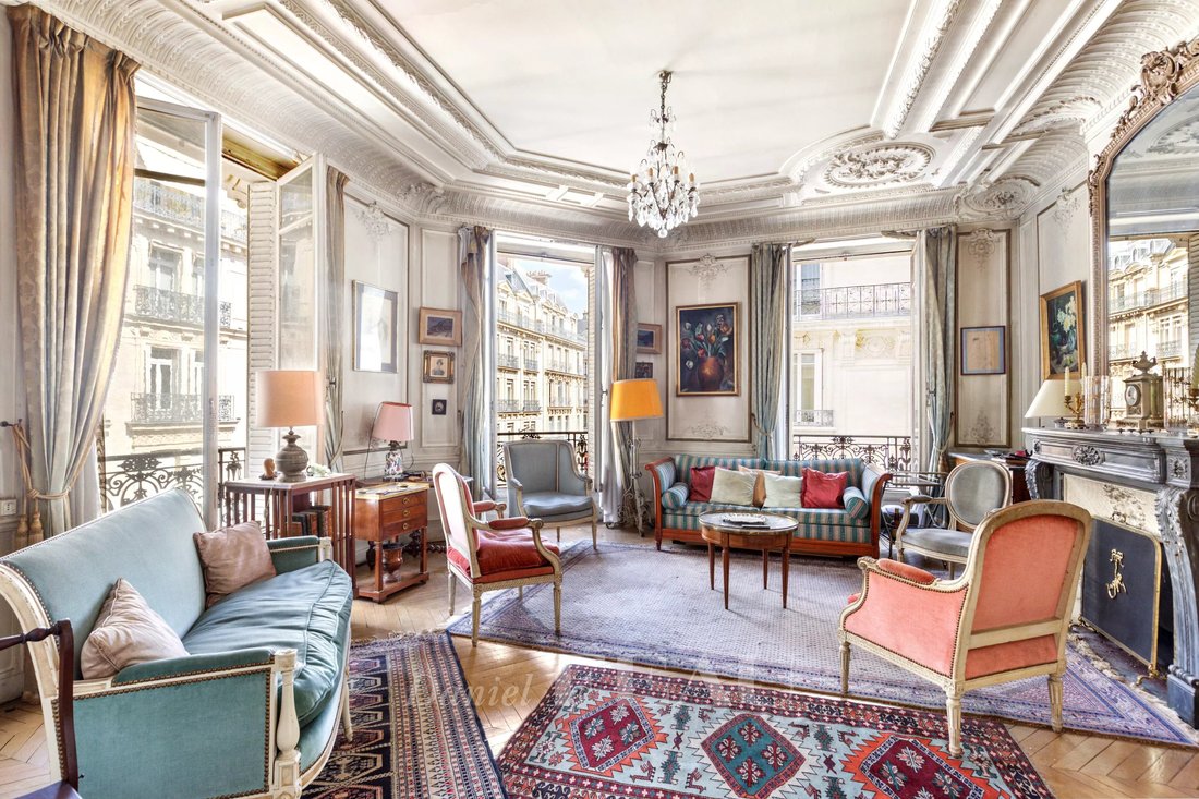 Apartment in Triangle d'Or, Paris 8e Arrondissement, Paris 1 - 18517899