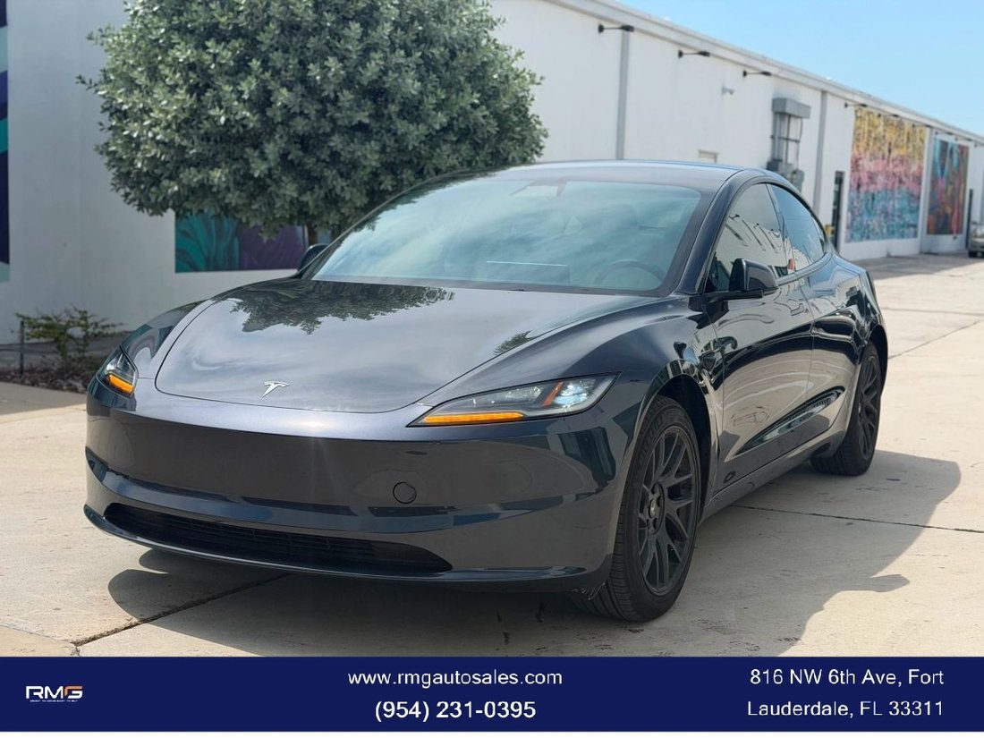 Sedan in Fort Lauderdale, FL, United States 1 - 18519509