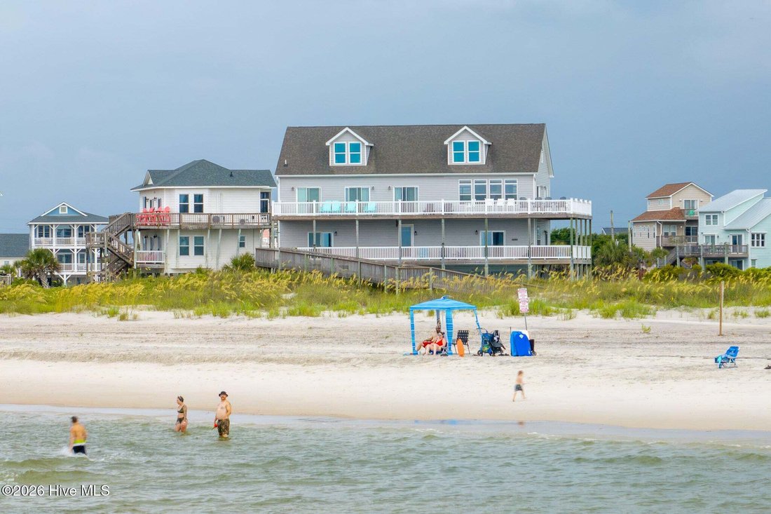 House in North Topsail Beach, North Carolina, United States 1 - 18483938