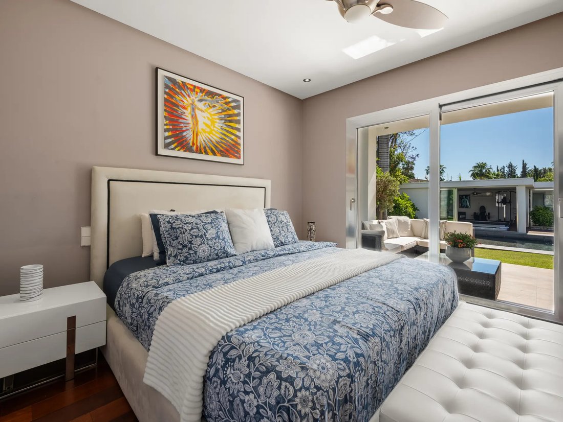 Villa in Puerto Banus, Marbella, Spain 5 - 18518599
